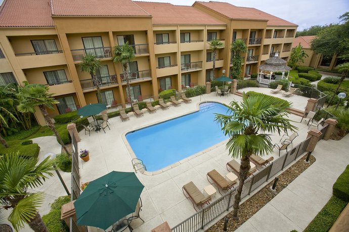 Imagen de la piscina del Hotel Courtyard By Marriott San Antonio Downtown/market Square. Foto 17