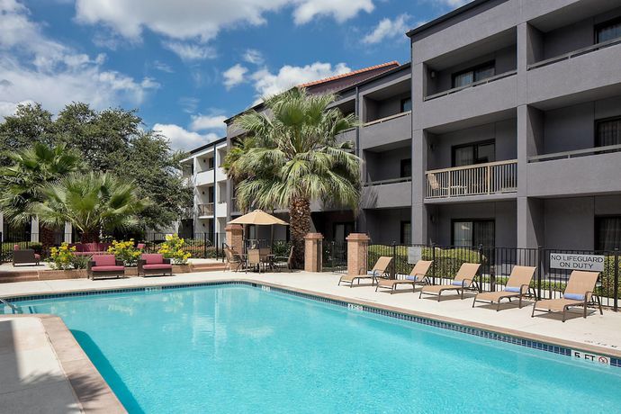 Imagen de la piscina del Hotel Courtyard By Marriott San Antonio Downtown/market Square. Foto 18