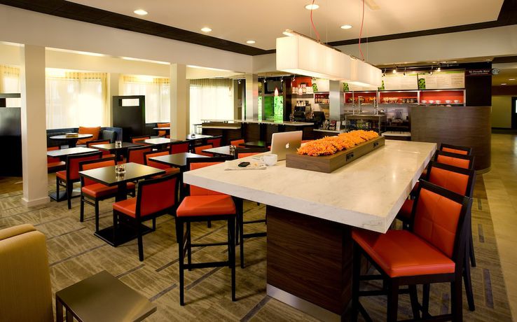 Imagen del bar/restaurante del Hotel Courtyard By Marriott San Antonio Downtown/market Square. Foto 3