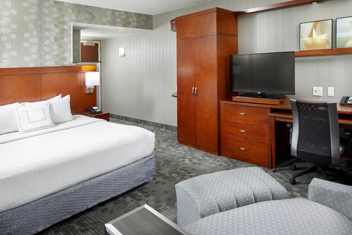 Imagen de la habitación del Hotel Courtyard By Marriott San Antonio Six Flags At The Rim. Foto 10