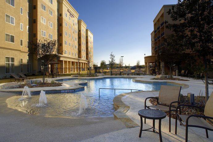 Imagen general del Hotel Courtyard By Marriott San Antonio Six Flags At The Rim. Foto 2