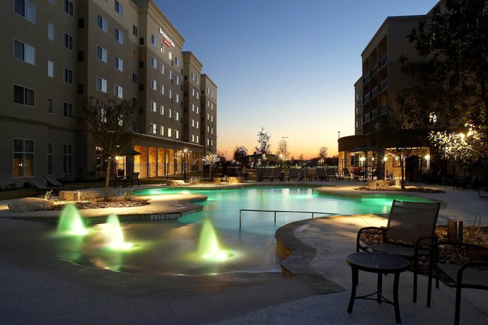 Imagen de la piscina del Hotel Courtyard By Marriott San Antonio Six Flags At The Rim. Foto 16