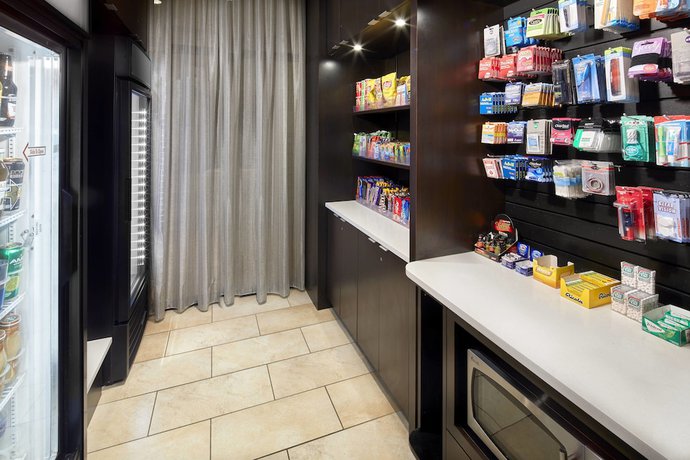 Imagen de los interiores del Hotel Courtyard By Marriott San Antonio Six Flags At The Rim. Foto 15