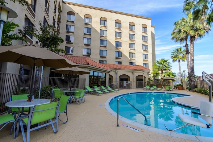 Imagen de la piscina del Hotel Courtyard By Marriott San Diego Miramar. Foto 17