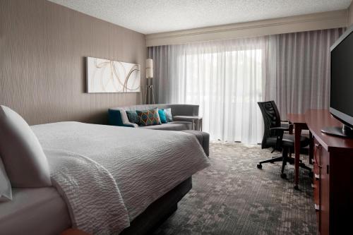 Imagen de la habitación del Hotel Courtyard By Marriott San Francisco Airport. Foto 12