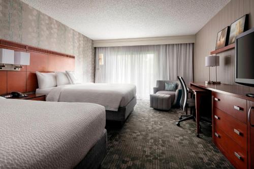 Imagen de la habitación del Hotel Courtyard By Marriott San Francisco Airport. Foto 13