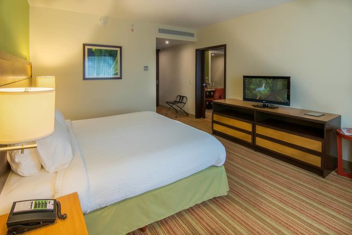 Imagen de la habitación del Hotel Courtyard By Marriott San Jose Airport Alajuela. Foto 7