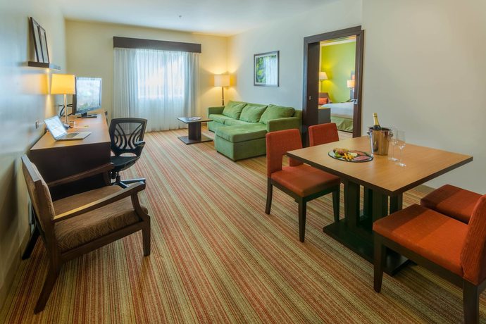 Imagen de la habitación del Hotel Courtyard By Marriott San Jose Airport Alajuela. Foto 16