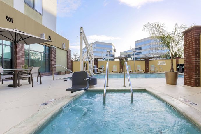 Imagen de la piscina del Hotel Courtyard By Marriott San Jose Campbell. Foto 19