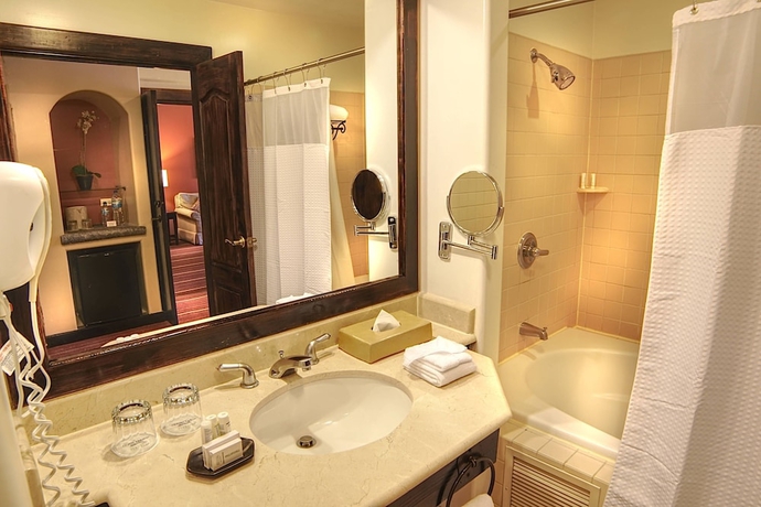 Imagen de la habitación del Hotel Courtyard By Marriott San Jose Escazu. Foto 17