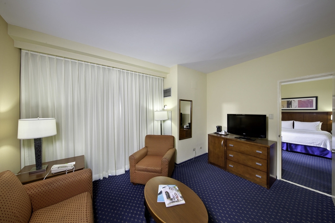 Imagen de la habitación del Hotel Courtyard By Marriott San Juan Miramar. Foto 7