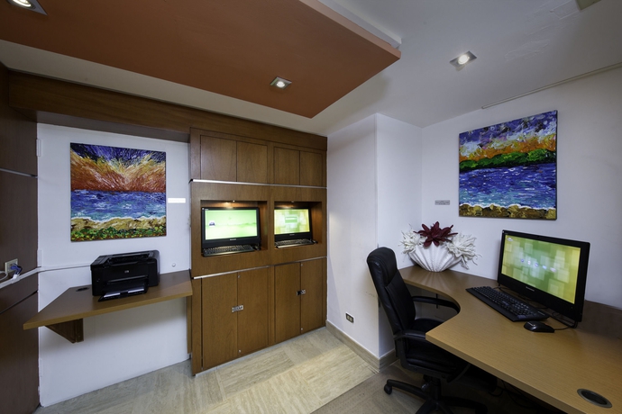 Imagen de los interiores del Hotel Courtyard By Marriott San Juan Miramar. Foto 11