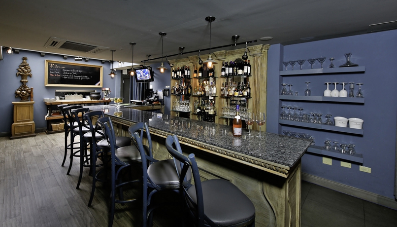 Imagen del bar/restaurante del Hotel Courtyard By Marriott San Juan Miramar. Foto 5