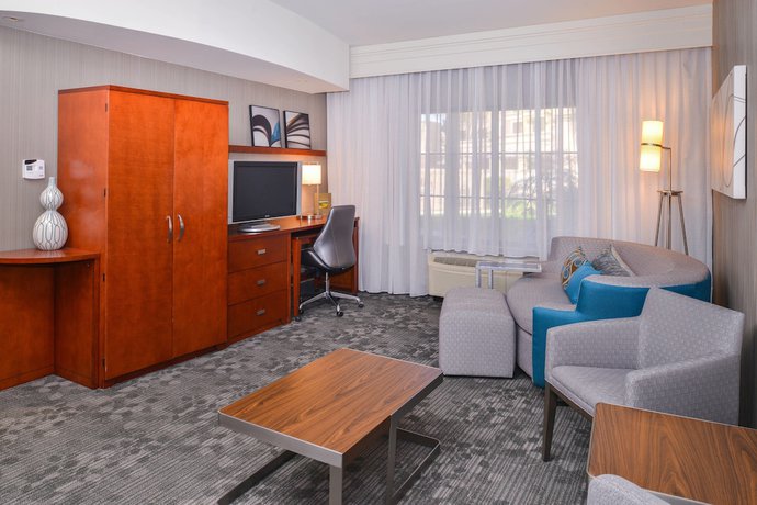 Imagen de la habitación del Hotel Courtyard By Marriott San Luis Obispo. Foto 9