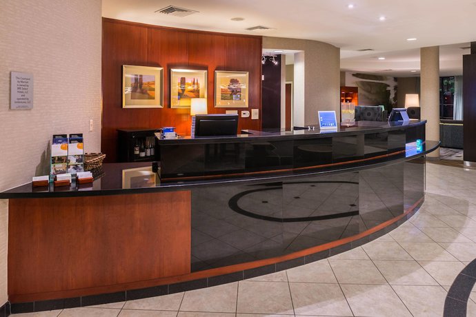 Imagen de los interiores del Hotel Courtyard By Marriott San Luis Obispo. Foto 20