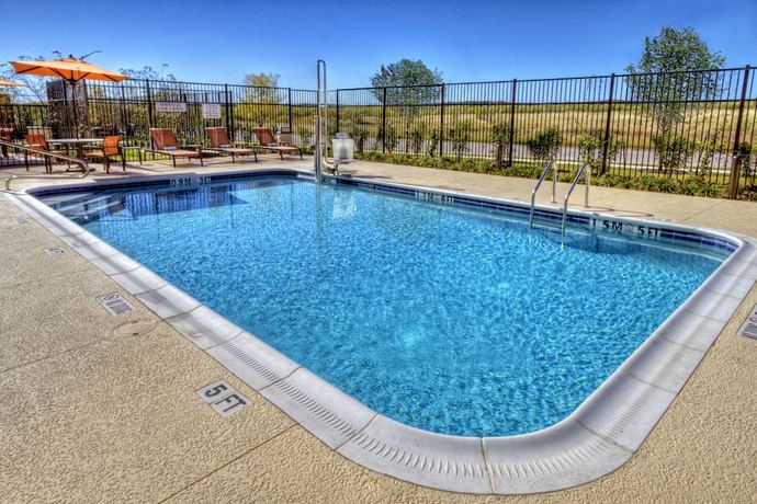 Imagen de la piscina del Hotel Courtyard By Marriott San Marcos. Foto 20