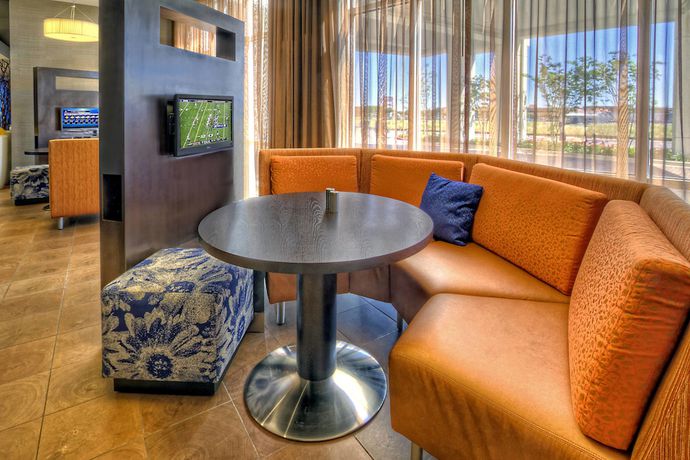 Imagen del bar/restaurante del Hotel Courtyard By Marriott San Marcos. Foto 6