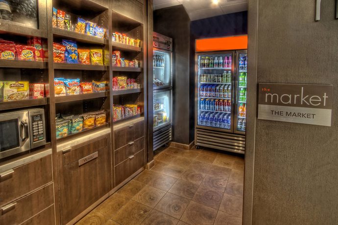 Imagen del bar/restaurante del Hotel Courtyard By Marriott San Marcos. Foto 11