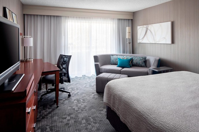 Imagen de la habitación del Hotel Courtyard By Marriott San Mateo Foster City. Foto 2