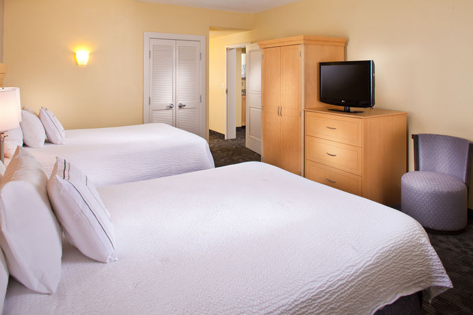 Imagen de la habitación del Hotel Courtyard By Marriott Sandestin Grand Boulevard. Foto 3