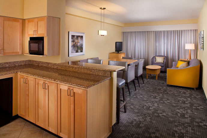 Imagen de la piscina del Hotel Courtyard By Marriott Sandestin Grand Boulevard. Foto 16