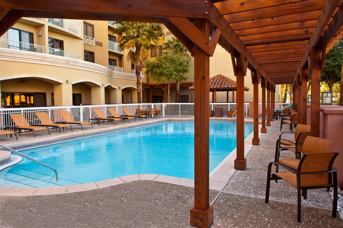 Imagen de la habitación del Hotel Courtyard By Marriott Sandestin Grand Boulevard. Foto 5