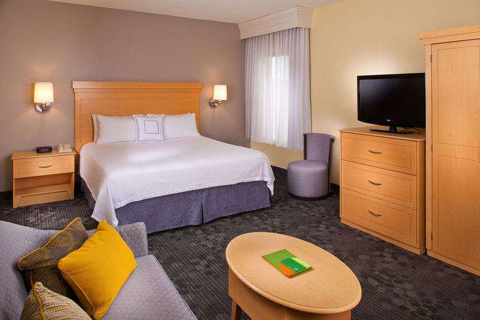 Imagen de la habitación del Hotel Courtyard By Marriott Sandestin Grand Boulevard. Foto 6
