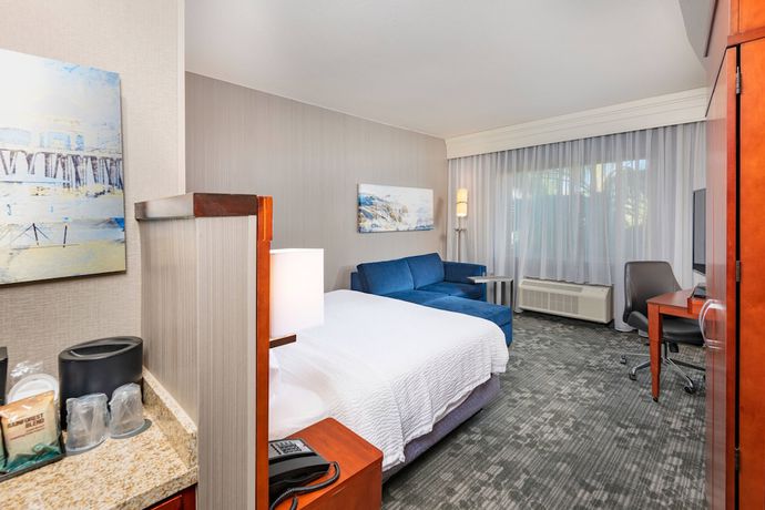 Imagen de la habitación del Hotel Courtyard By Marriott Santa Ana Orange County. Foto 2