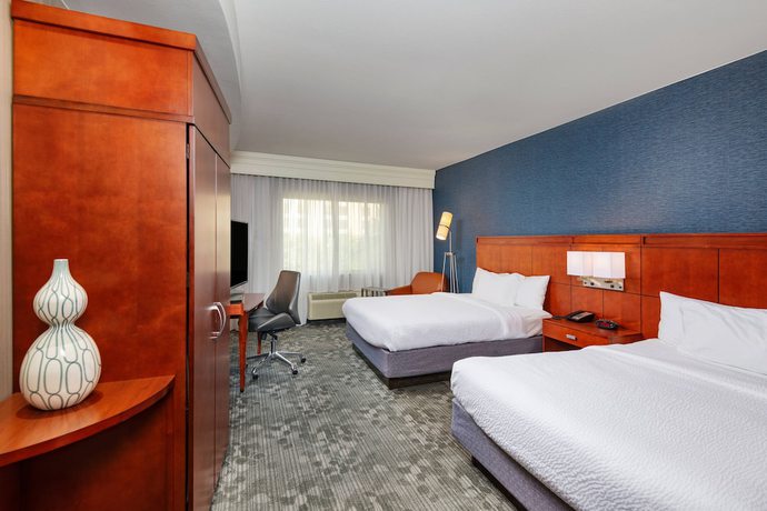 Imagen de la habitación del Hotel Courtyard By Marriott Santa Ana Orange County. Foto 4