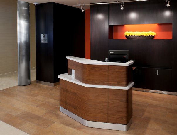 Imagen de los interiores del Hotel Courtyard By Marriott Santa Ana Orange County. Foto 20