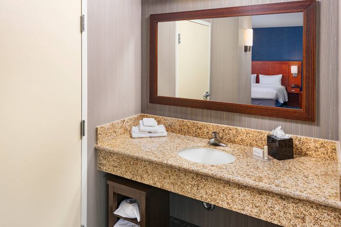 Imagen de la habitación del Hotel Courtyard By Marriott Santa Ana Orange County. Foto 9