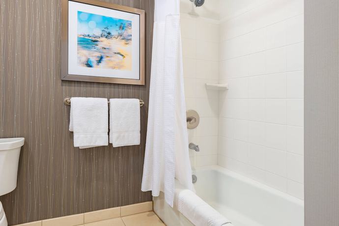 Imagen de la habitación del Hotel Courtyard By Marriott Santa Ana Orange County. Foto 12