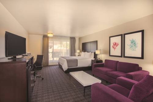 Imagen de la habitación del Hotel Courtyard By Marriott Santa Barbara Downtown. Foto 4