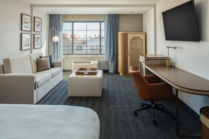 Imagen de la habitación del Hotel Courtyard By Marriott Santa Cruz. Foto 18