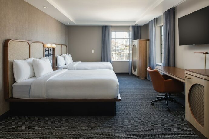 Imagen de la habitación del Hotel Courtyard By Marriott Santa Cruz. Foto 19