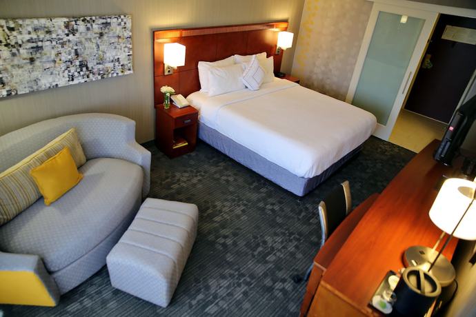 Imagen de la habitación del Hotel Courtyard By Marriott Santa Rosa. Foto 2