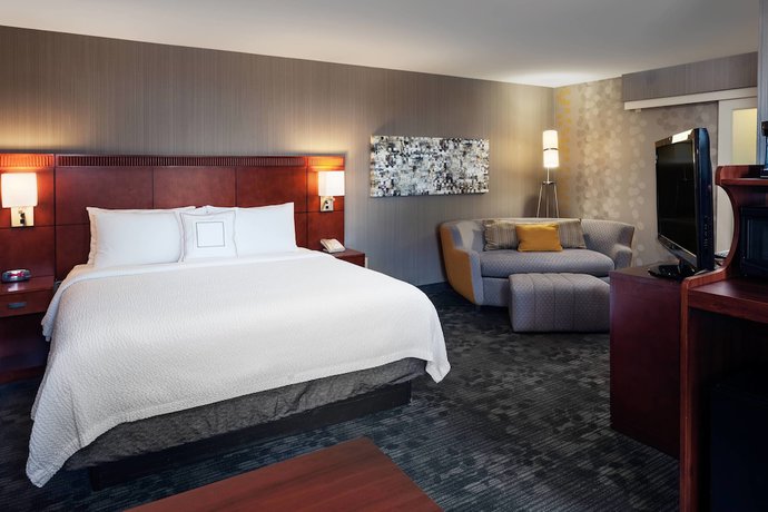 Imagen de la habitación del Hotel Courtyard By Marriott Santa Rosa. Foto 6