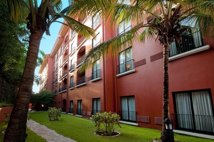 Imagen de los exteriores del Hotel Courtyard By Marriott Santo Domingo. Foto 11