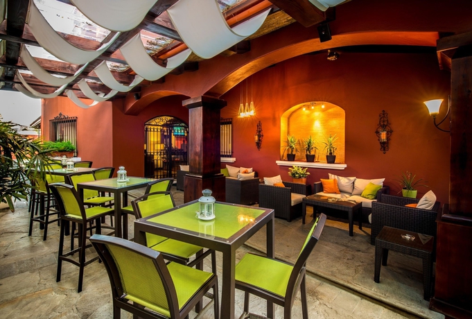 Imagen del bar/restaurante del Hotel Courtyard By Marriott Santo Domingo. Foto 4