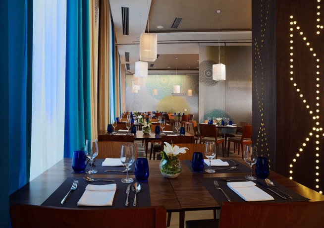 Imagen del bar/restaurante del Hotel Courtyard By Marriott Sarajevo. Foto 3