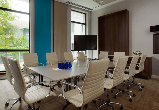 Imagen de los interiores del Hotel Courtyard By Marriott Sarajevo. Foto 15