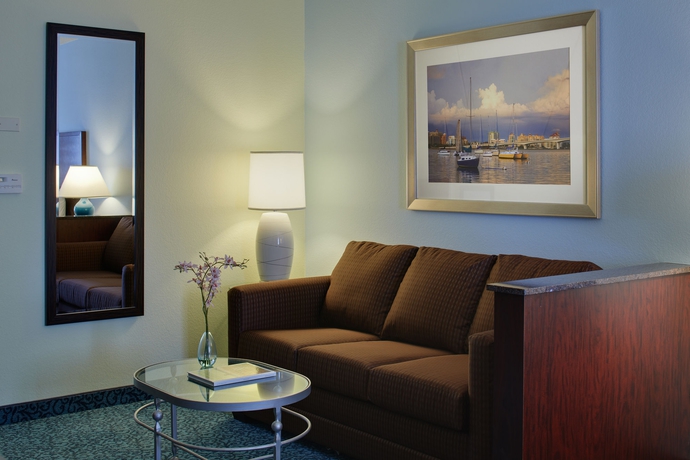 Imagen de los interiores del Hotel Courtyard By Marriott Sarasota At University Town Center. Foto 13