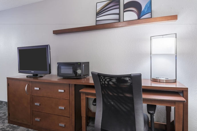 Imagen de la habitación del Hotel Courtyard By Marriott Sarasota Bradenton Airport. Foto 13