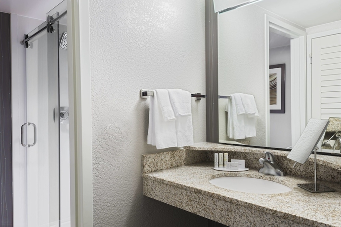 Imagen de la habitación del Hotel Courtyard By Marriott Sarasota Bradenton Airport. Foto 15