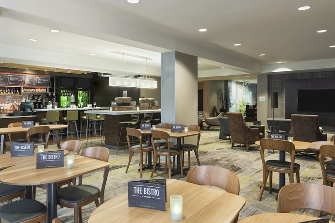 Imagen del bar/restaurante del Hotel Courtyard By Marriott Sarasota Bradenton Airport. Foto 4