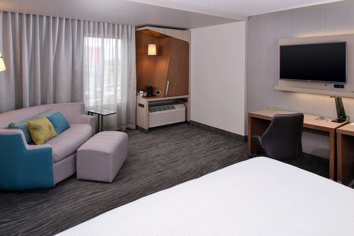 Imagen de la habitación del Hotel Courtyard By Marriott Saskatoon Airport. Foto 6