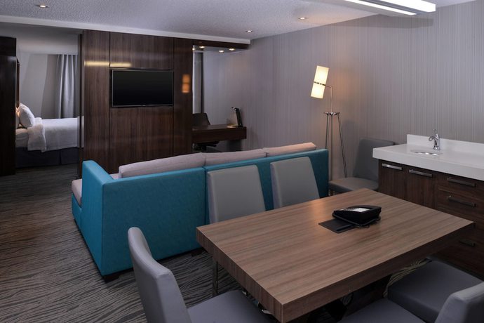 Imagen de la habitación del Hotel Courtyard By Marriott Saskatoon Airport. Foto 9
