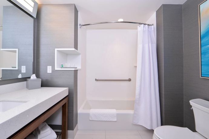Imagen de la habitación del Hotel Courtyard By Marriott Saskatoon Airport. Foto 10