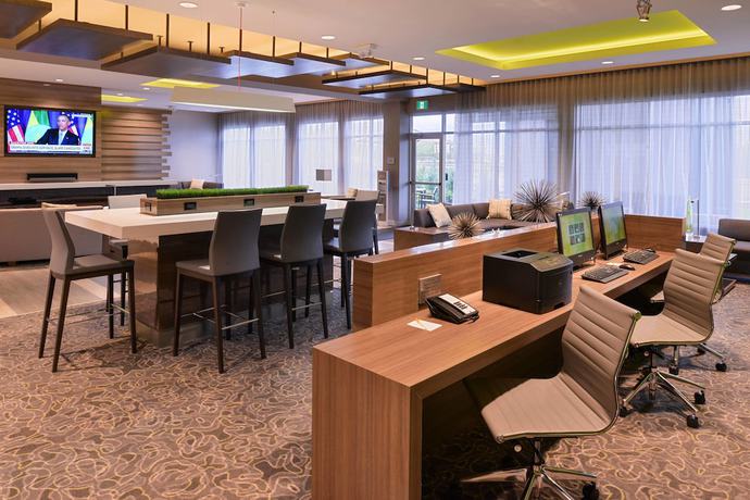 Imagen de los interiores del Hotel Courtyard By Marriott Saskatoon Airport. Foto 17