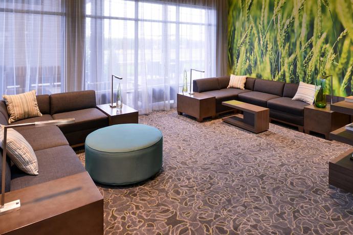 Imagen de los interiores del Hotel Courtyard By Marriott Saskatoon Airport. Foto 18